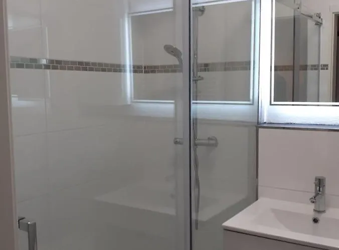 Moderne In Zentrum * يبستات